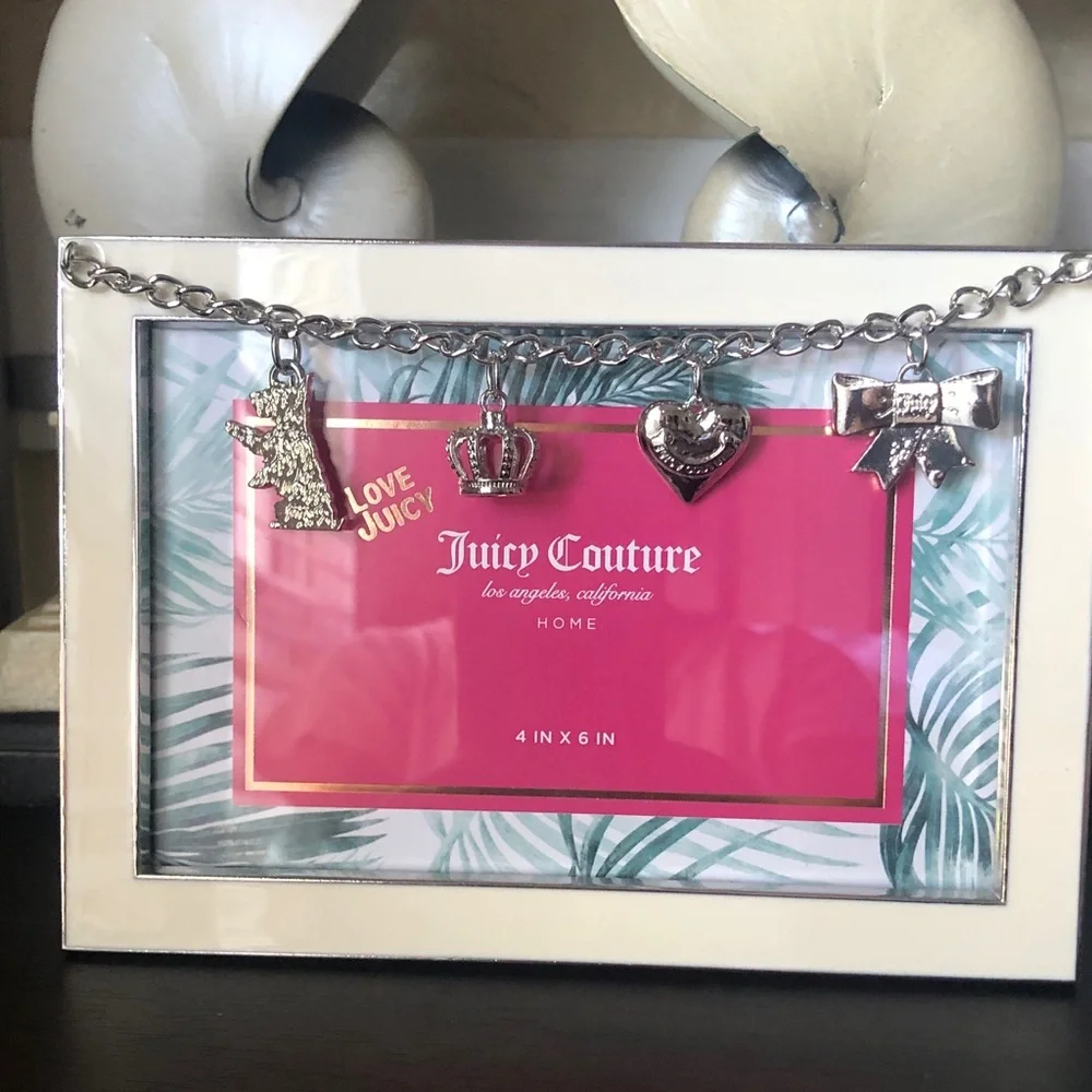 NEW Juicy Couture Cream Frame with 4 Silver Charms & Chain